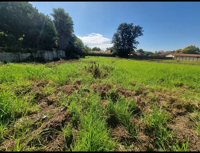 1,060M² VACANT LAND FOR SALE IN FALCON RIDGE